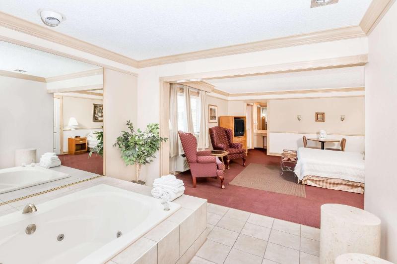 Knights Inn South Sioux City image