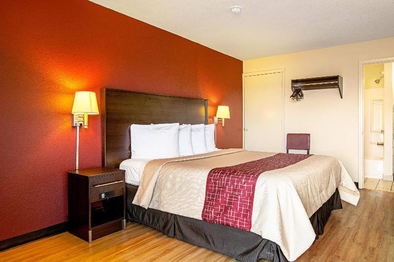Red Roof Inn Needles image