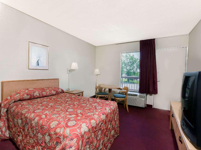 Knights Inn - Fredericksburg image