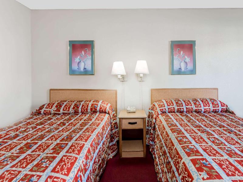 Knights Inn - Fredericksburg image
