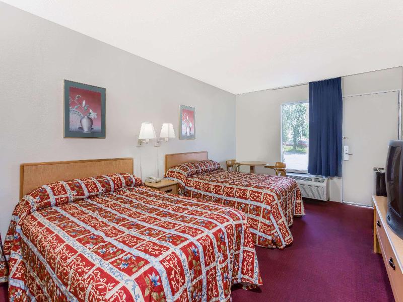 Knights Inn - Fredericksburg image