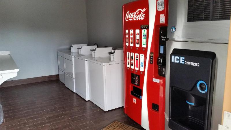 Belmont Inn and Suites Beeville image
