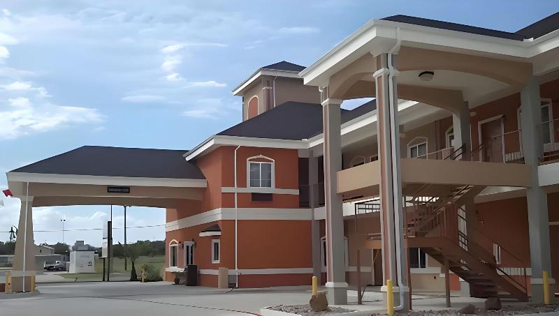 Belmont Inn and Suites Beeville image