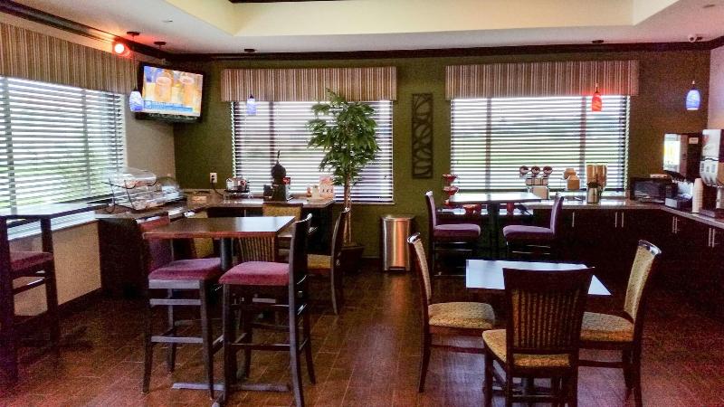 Belmont Inn and Suites Beeville image
