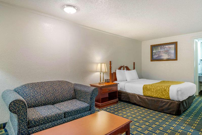 RODEWAY INN Hilliard Area image
