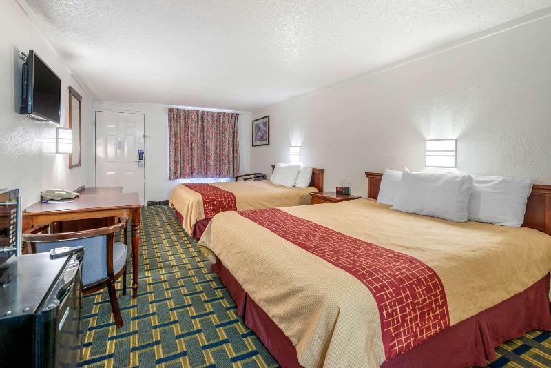 RODEWAY INN Hilliard Area image