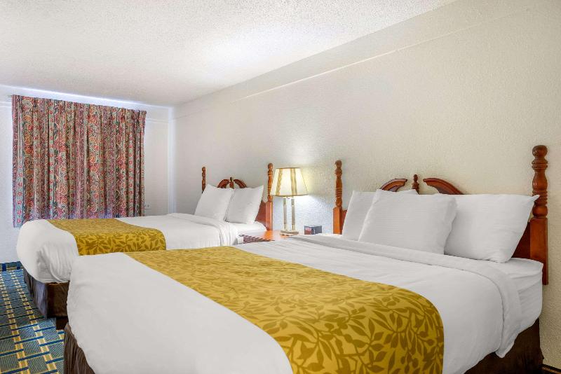 RODEWAY INN Hilliard Area image