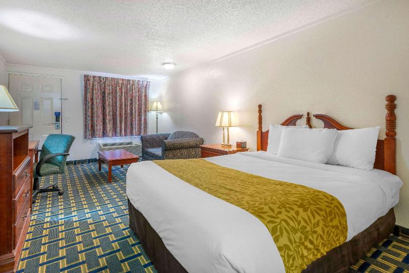 RODEWAY INN Hilliard Area image