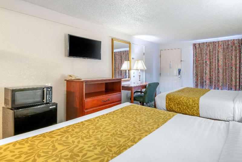 RODEWAY INN Hilliard Area image
