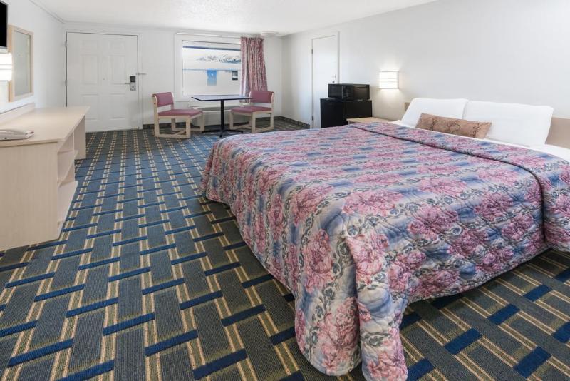RODEWAY INN Hilliard Area image