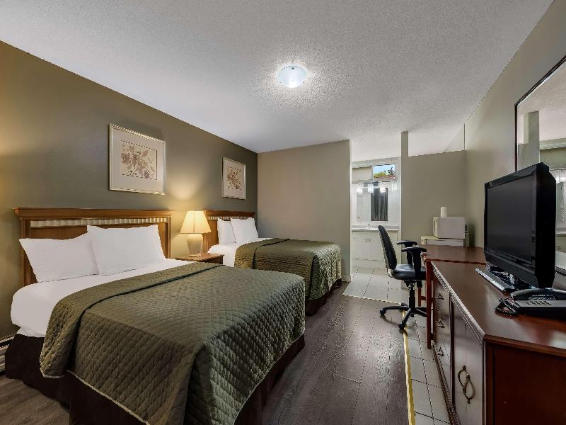 DOUBLE TWO DOUBLE BEDS