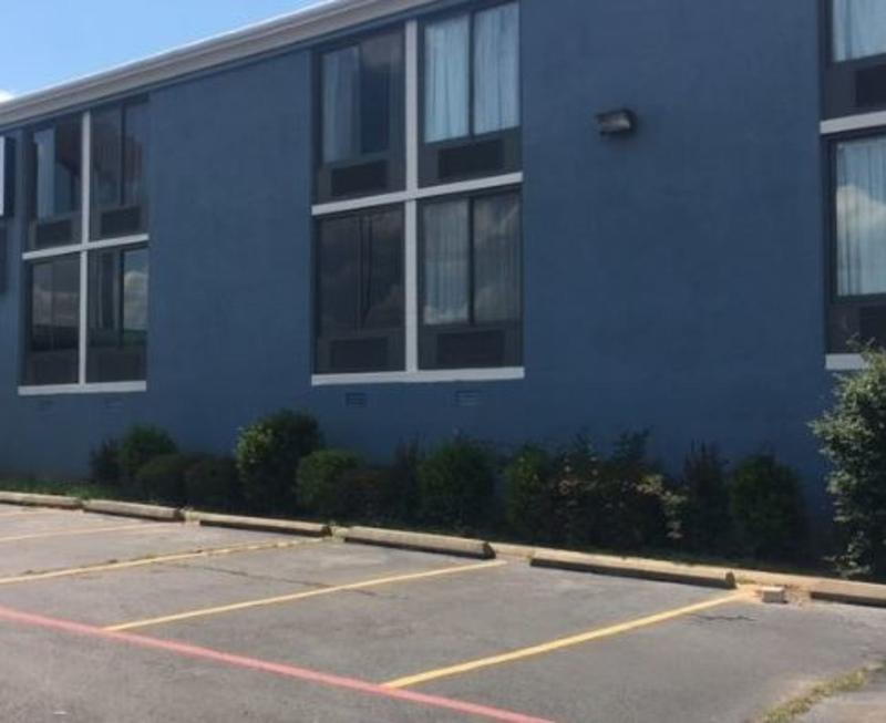 Travelodge by Wyndham Texarkana AR