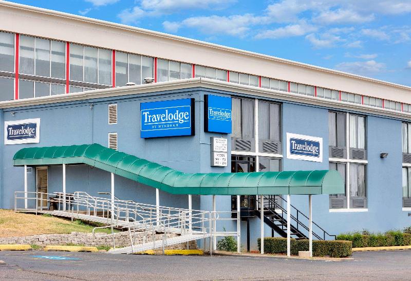 Travelodge by Wyndham Texarkana AR