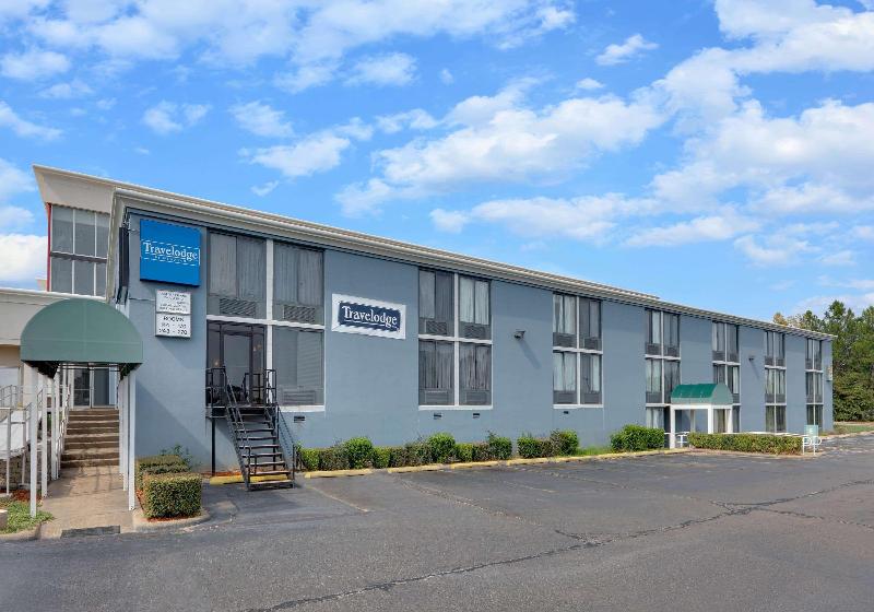 Travelodge by Wyndham Texarkana AR