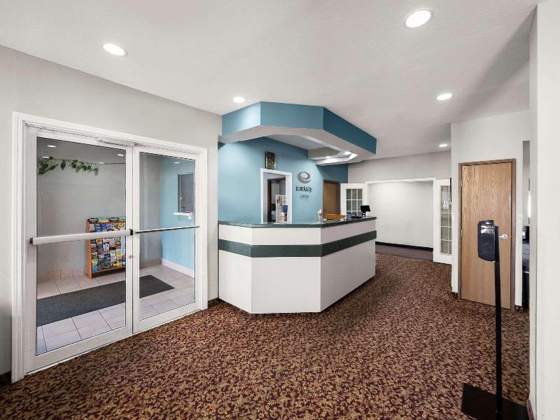 Econo Lodge Inn & Suites image