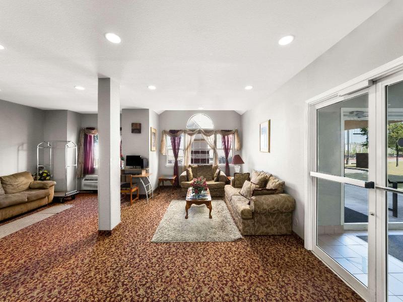 Econo Lodge Inn & Suites image