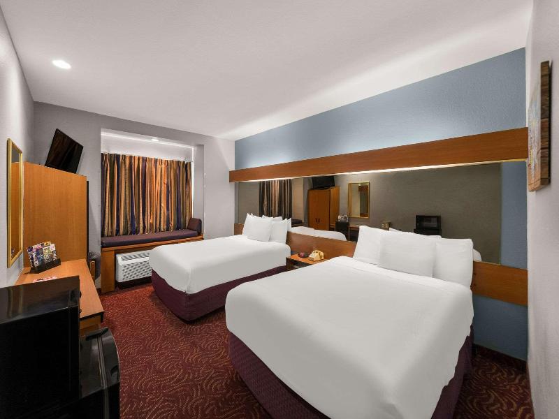 Econo Lodge Inn & Suites image