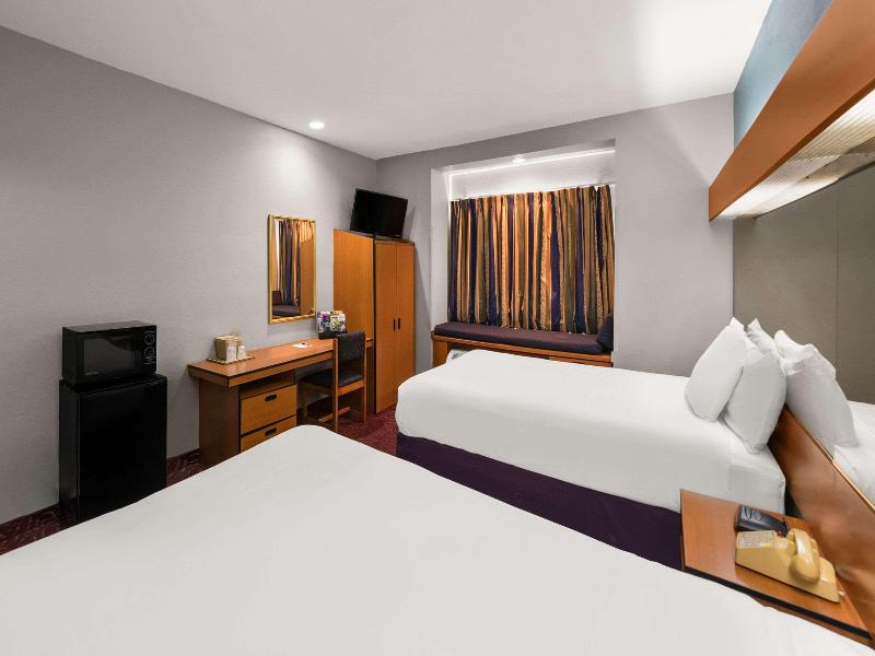 Econo Lodge Inn & Suites image