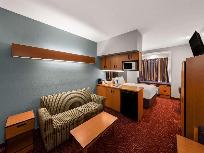 Econo Lodge Inn & Suites image