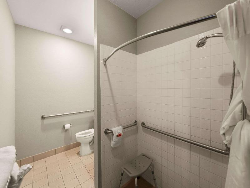 Econo Lodge Inn & Suites image
