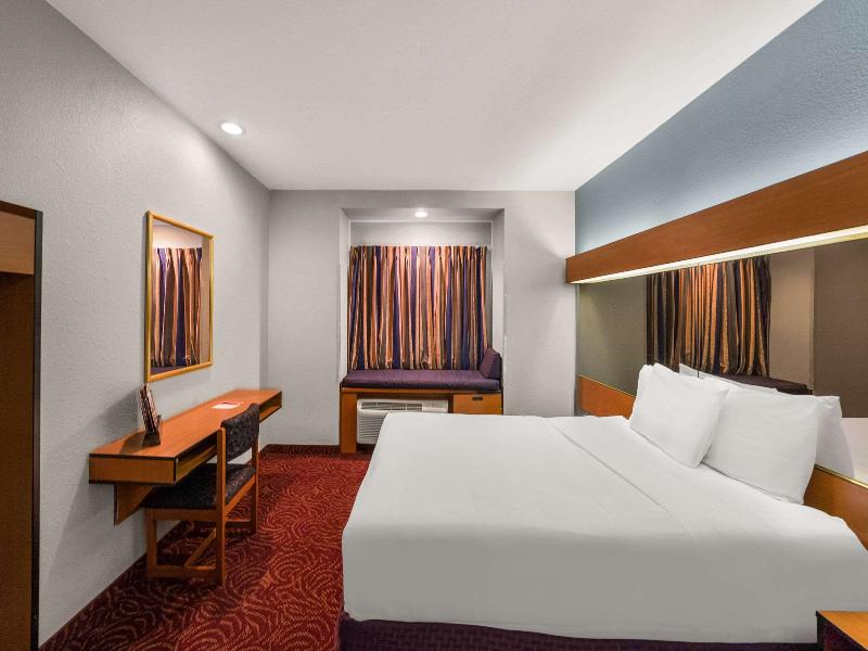 Econo Lodge Inn & Suites image