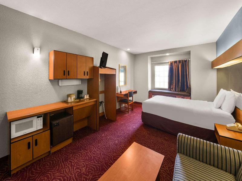 Econo Lodge Inn & Suites image