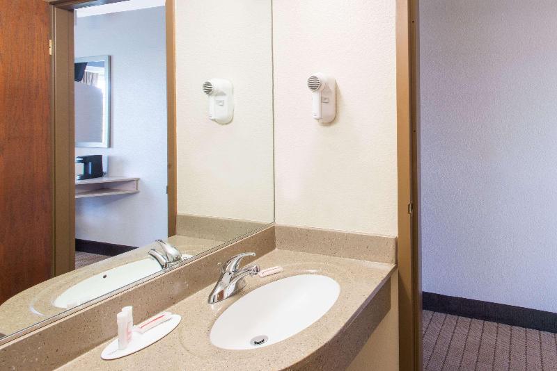 Microtel Inn & Suites By Wyndham Seneca Falls image