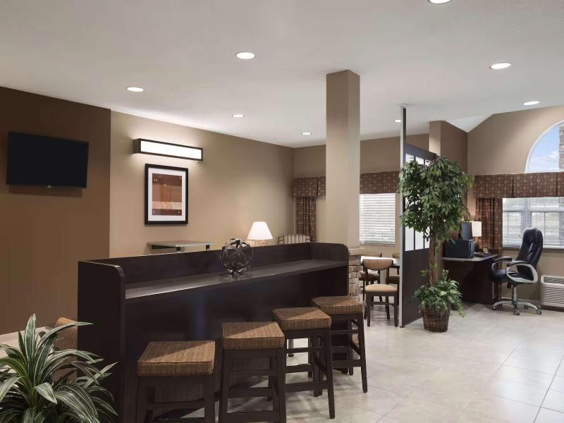Microtel Inn & Suites By Wyndham Fairmont image