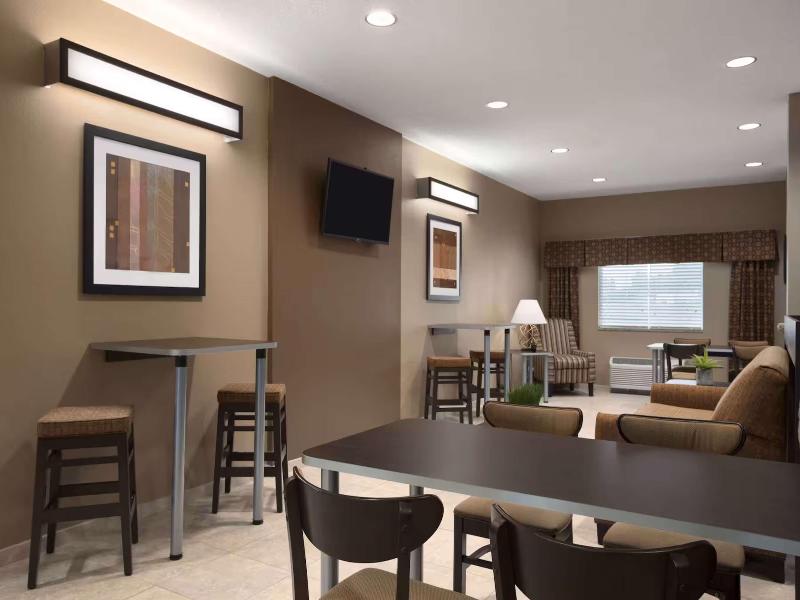 Microtel Inn & Suites By Wyndham Fairmont image