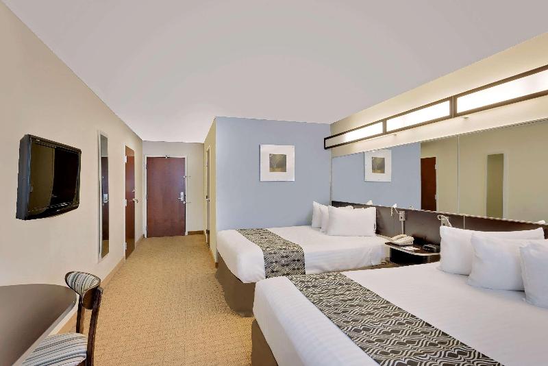 Hotel Microtel Inn & Suites by Wyndham Geneva