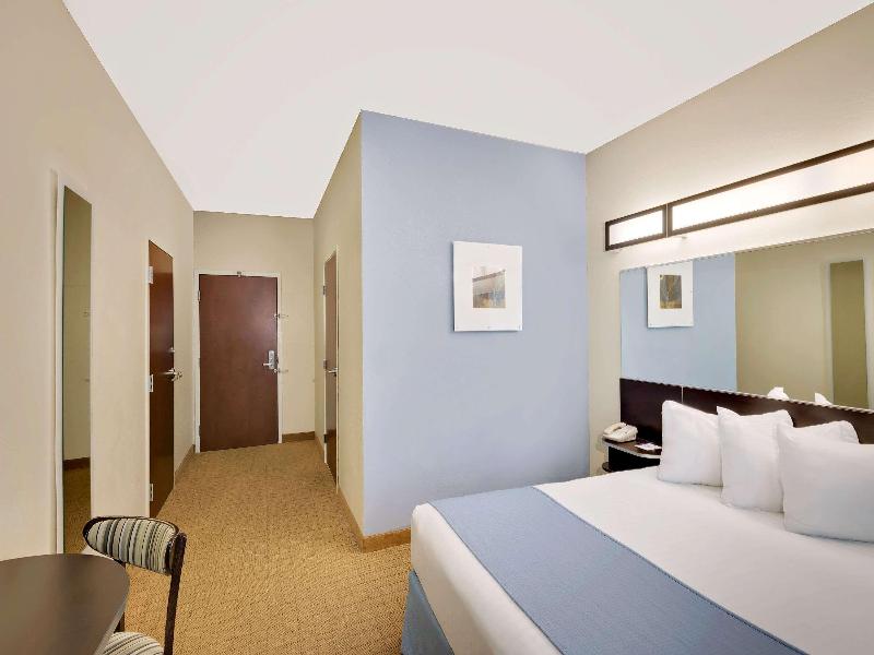 Microtel Inn & Suites By Wyndham Geneva image