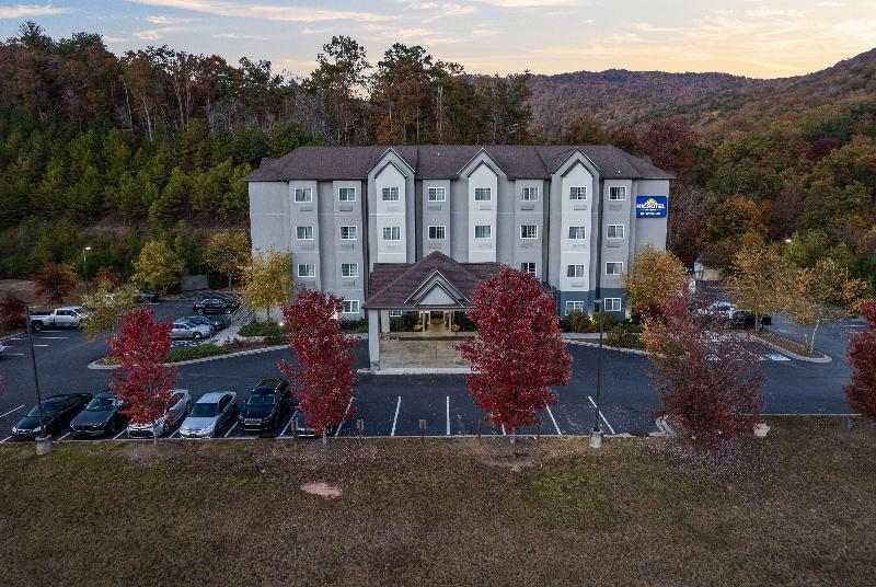 Microtel Inn & Suites By Wyndham Sylva Dillsboro image