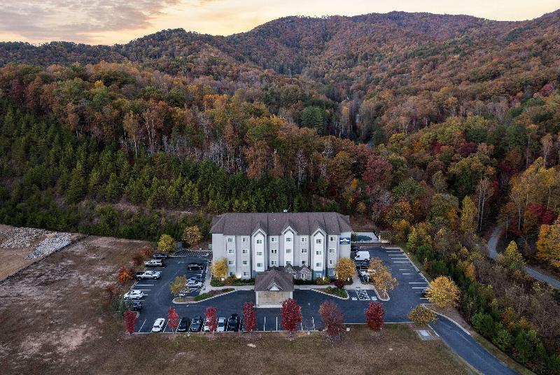 Microtel Inn & Suites By Wyndham Sylva Dillsboro image