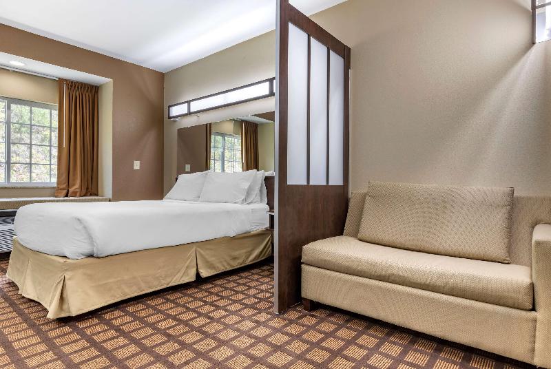 Microtel Inn & Suites By Wyndham Sylva Dillsboro image