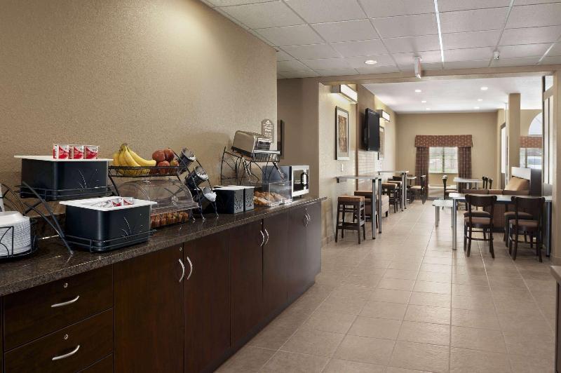 Garner Hotel Gonzales image