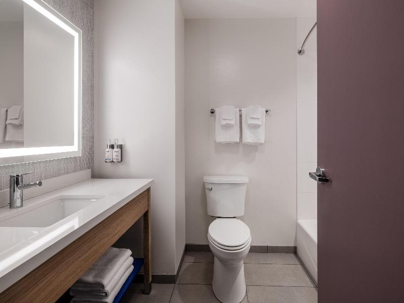 Garner Hotel Gonzales image
