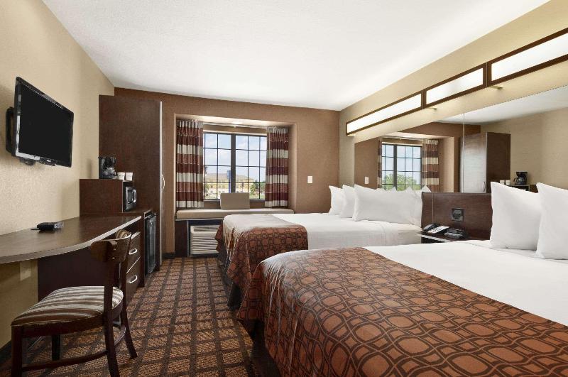 Garner Hotel Gonzales image