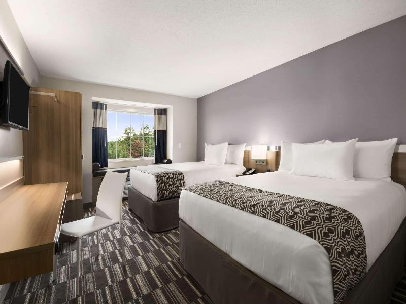 STUDIO Accessible-Two Queen Beds