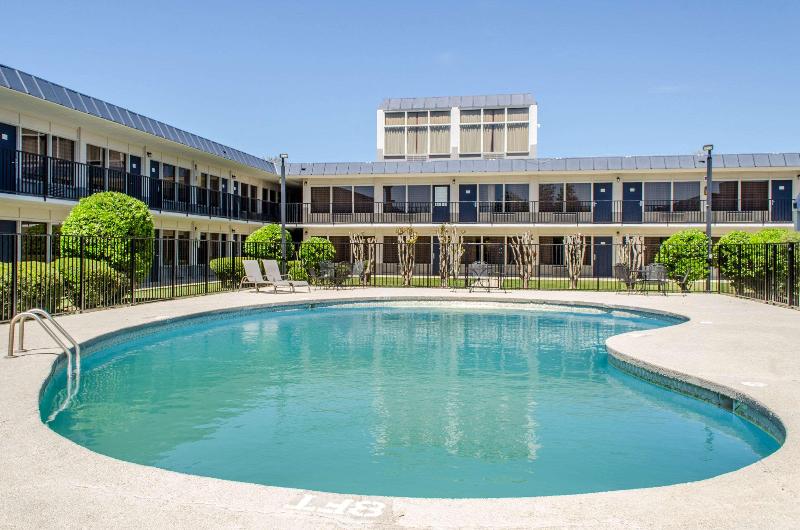 Quality Inn & Suites Laurel area image