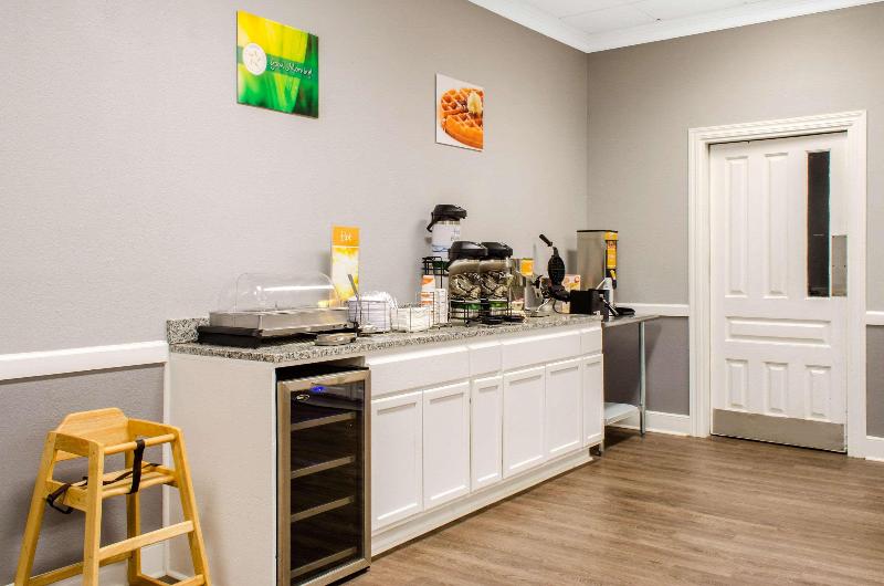 Quality Inn & Suites Laurel area image