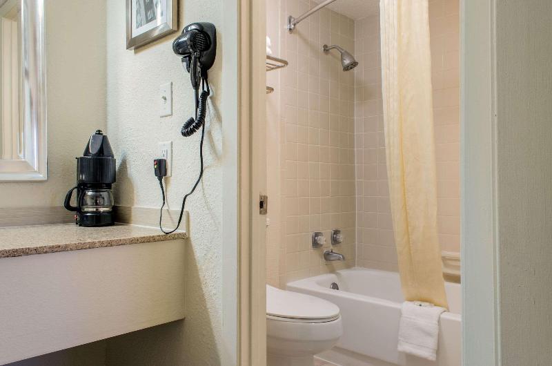 Quality Inn & Suites Laurel area image
