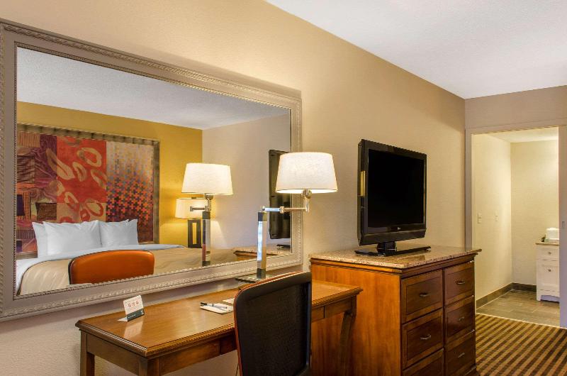 Quality Inn & Suites Laurel area image