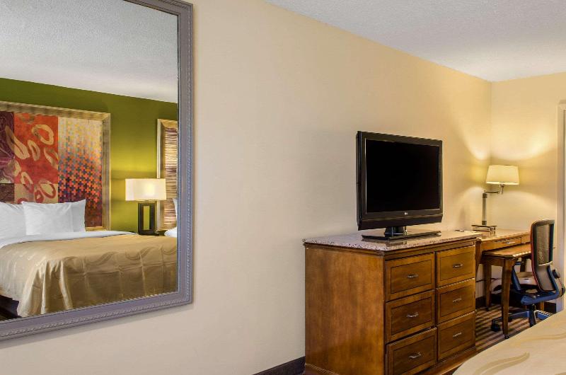 Quality Inn & Suites Laurel area image