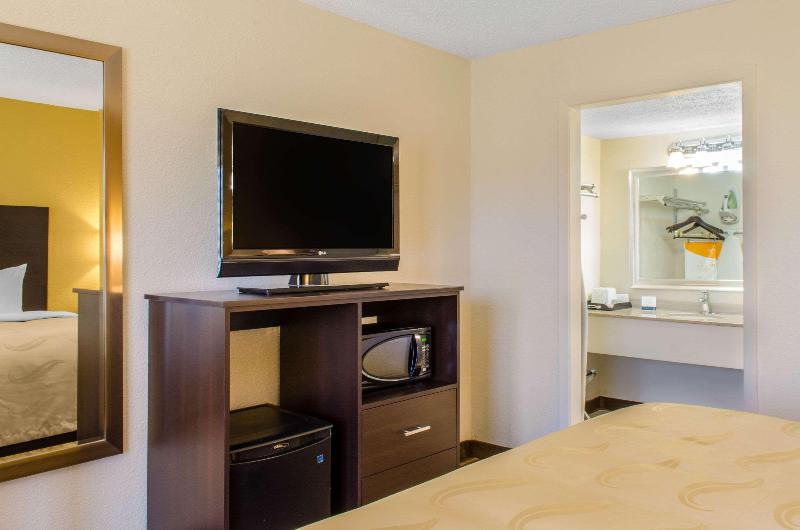 Quality Inn & Suites Laurel area image
