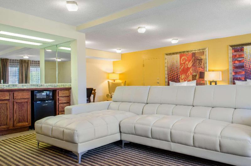 Quality Inn & Suites Laurel area image