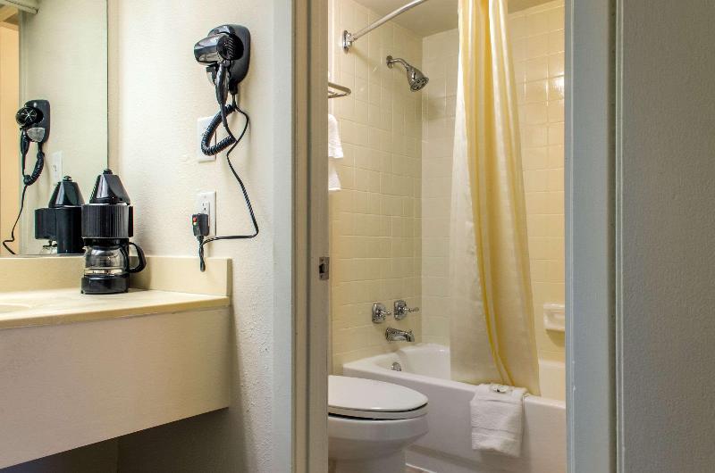Quality Inn & Suites Laurel area image