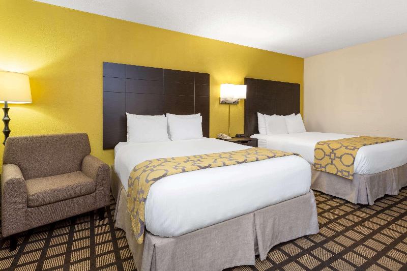 Baymont Inn & Suites Queensbury/Lake George image