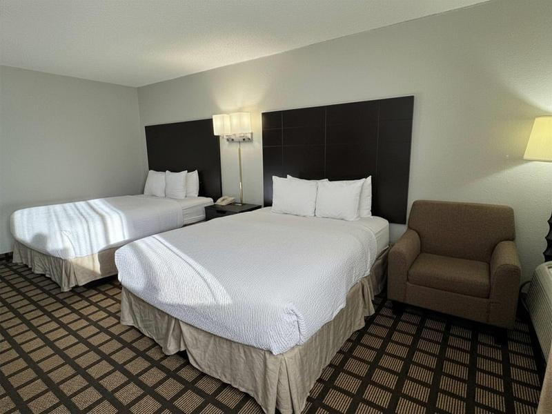 Baymont Inn & Suites Queensbury/Lake George image