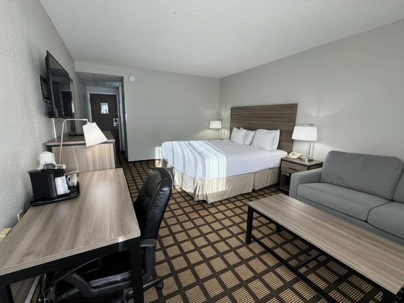 Baymont Inn & Suites Queensbury/Lake George image