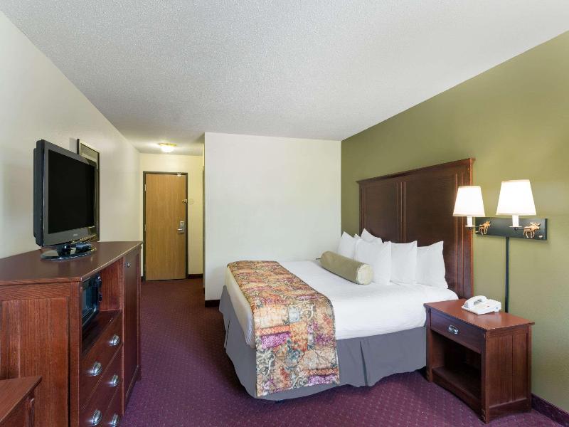 Baymont by Wyndham Bozeman image